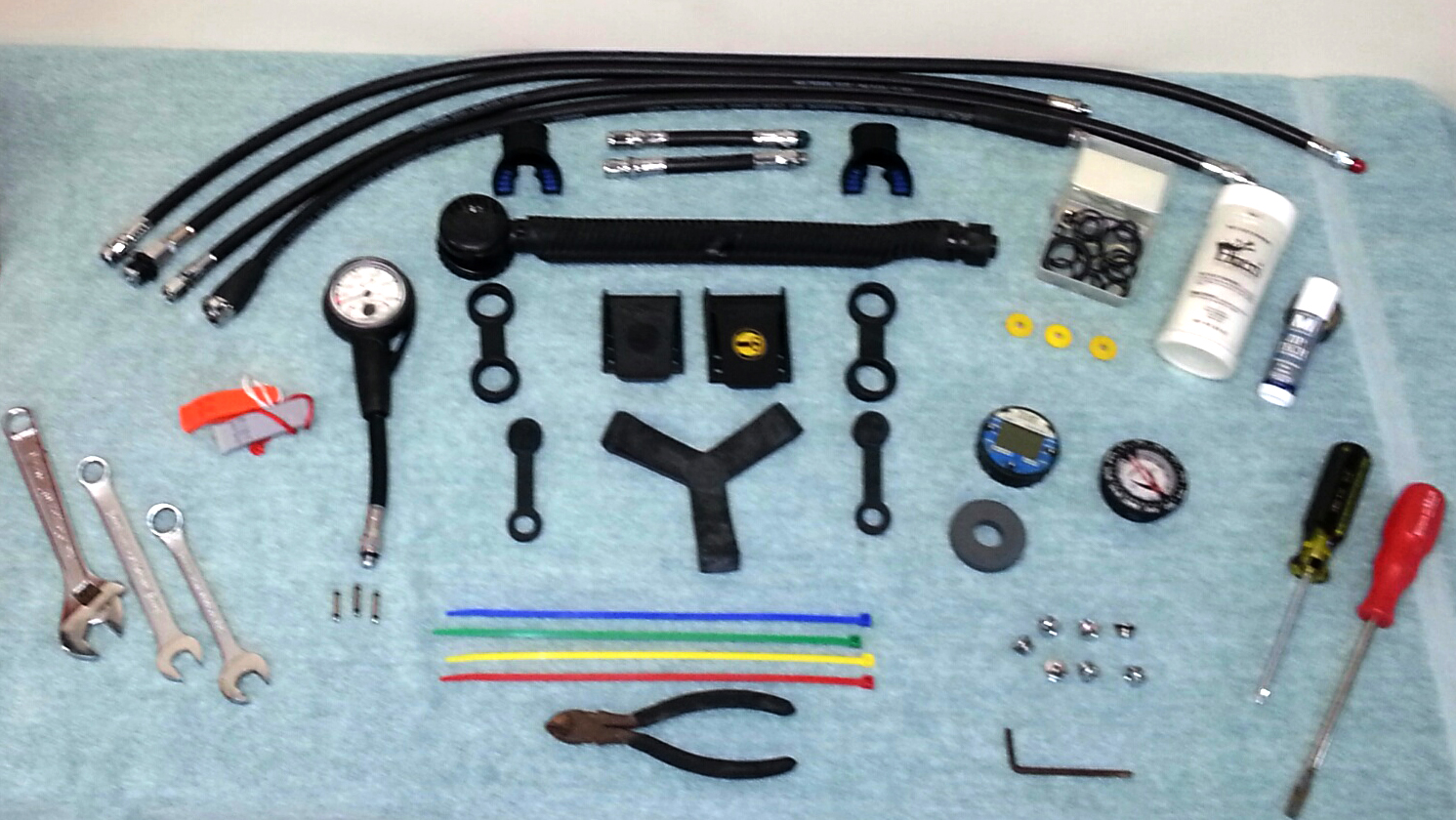 Tools and gear that should be included in a NOAA Divemaster kit.
